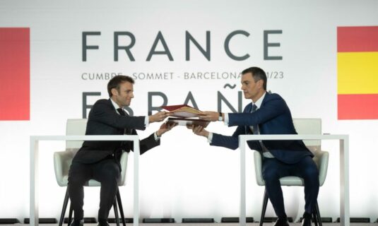 el pp paraliza el tratado de amistad con francia tras acordar el senado llevarlo nuevamente al constitucional