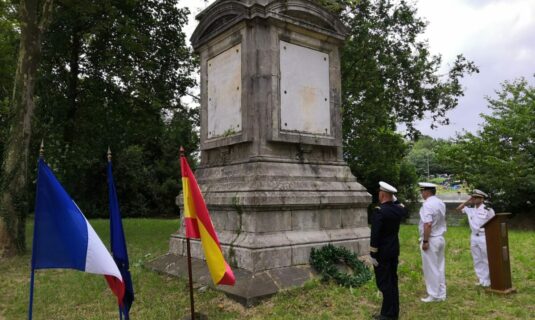 espana traspasa a francia la jurisdiccion semestral de la isla de los faisanes el condominio mas pequeno del mundo