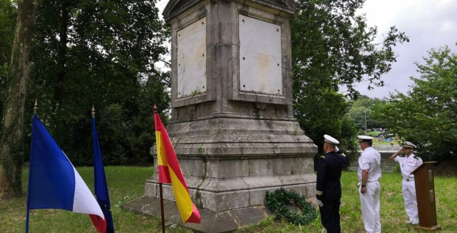 espana traspasa a francia la jurisdiccion semestral de la isla de los faisanes el condominio mas pequeno del mundo