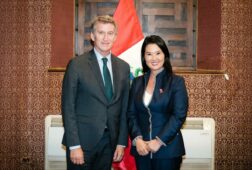feijoo se encuentra con keiko fujimori en la vispera de su toma de posesion como presidenta de peru