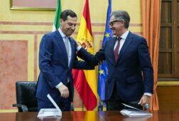 gavira recuerda que vox ya hizo presidente a moreno en 2019 en aquel momento no se le veia tan serio