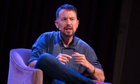 iglesias asegura que sanchez premia a diaz con la oit va a ser la afiliada de ccoo mejor pagada de la historia