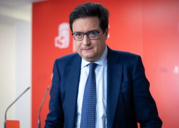 López avisa a quienes “intentan desde fuera presionar” que el PSOE quiere seguir gobernando “más allá” de 2027