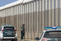 espana cierra la frontera entre melilla y marruecos tras intentos de entrada masiva