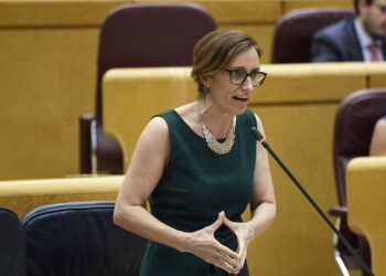 Mónica García reprocha el “apoyo cerrado” de Ayuso al alcalde de Móstoles y dice que manda un mensaje “devastador”