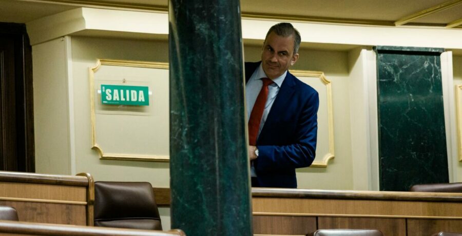 ortega smith abandona el grupo parlamentario de vox en el congreso y arremete contra el liderazgo de abascal
