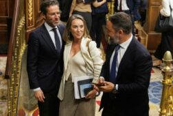 pp alega que el pacto en andalucia es por la estabilidad y que la prioridad nacional es sacar a sanchez de moncloa