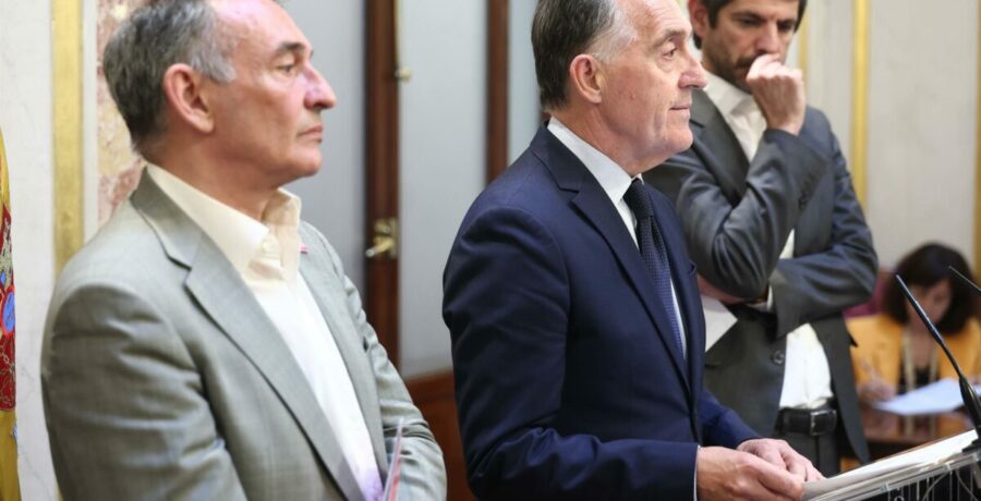 el pp y vox trataran manana de que el congreso frene la despenalizacion de las injurias a la corona