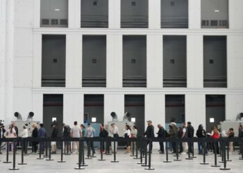 El Supremo propone llevar al TJUE la regularización de migrantes por posible “colisión” con la normativa europea