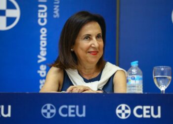 Robles insiste: “sólo” se invertirá el 2% en defensa