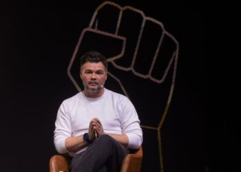 Rufián insiste en una opción de izquierda distinta de Sumar y liderada por soberanistas: “O al carajo”