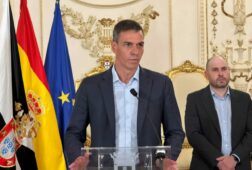 sanchez anuncia instalacion de boyas en el espigon de ceuta y espera la devolucion cuanto antes de los migrantes