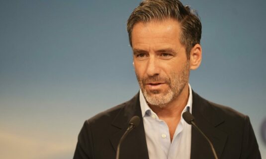 genova no se cierra a un pacto de feijoo con vox no se puede condenar al pp a gobernar solo si tiene mayoria absoluta