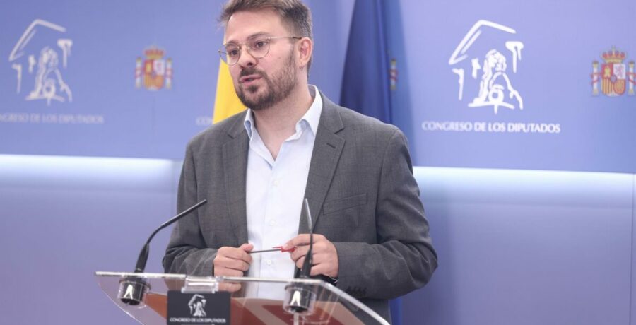 sumar ve inasumible la situacion de zapatero y reclama a sanchez muchas explicaciones sobre el rescate de plus ultra