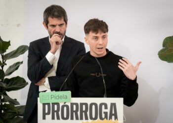 Sumar acusa a Feijóo de imitar a Trump al lanzar “dudas” sobre el sistema electoral y cuestionar la ‘ley de nietos’