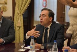 el gobierno traslada a marruecos su rechazo a sus reivindicaciones de soberania ceuta y melilla son espanolas