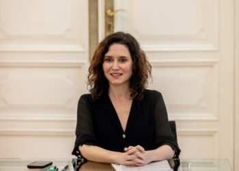 Ayuso defiende que ya se ha “dicho todo” sobre el ático y “se puede demostrar”: “Está en venta. Chao pescao”