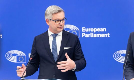 europa concluye que la union sera vulnerable mientras dependa de paises vecinos para proteger sus fronteras