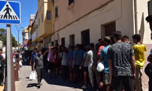 la comision europea analiza nuevas ayudas a espana por la crisis migratoria