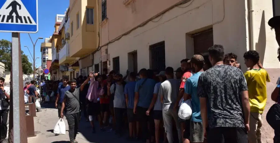 la comision europea analiza nuevas ayudas a espana por la crisis migratoria