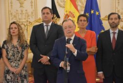 vivas denuncia maximo riesgo en ceuta y pide al gobierno desestimar las solicitudes de asilo