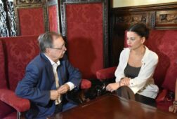 el gobierno trabaja en el traslado de 500 ninas migrantes de ceuta a la peninsula