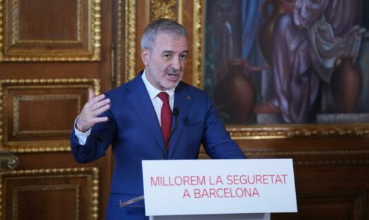 el ayuntamiento de barcelona llevara a fiscalia los mensajes racistas de save europe act