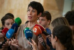 el gobierno acusa a genova de establecer directrices en ceuta que complican la colaboracion entre administraciones