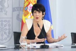 el gobierno sobre si va a autorizar una visita de felipe vi a ceuta la casa real es duena de su propia agenda