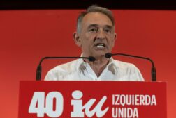 iu reclama a felipe vi que llame a mohamed vi por el ataque a ceuta esta tardando