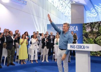 Feijóo pide convertir municipios en “fortines contra el saqueo socialista”