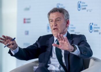 Feijóo critica que haya partidos “con decisión” en el Gobierno que quieren que pierda España: “Vamos a ganarles”
