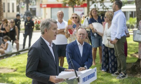 feijoo regresa por segunda vez a ceuta despues de su primera visita tras la entrada masiva del 30 y 31 de julio