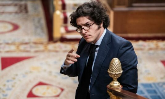 figaredo dice que hablo de cazar migrantes como sinonimo de apresar y acusa al gobierno de desviar la atencion