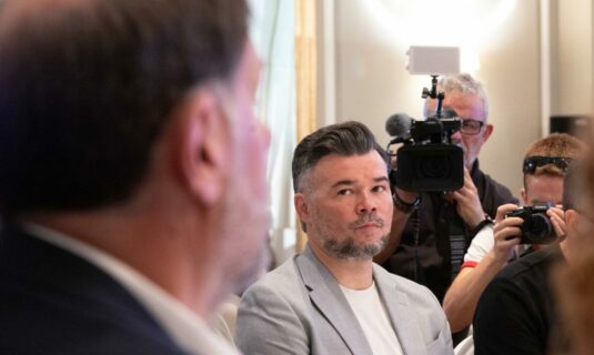 rufian pide medidas solidas para una inmigracion ordenada y segura sin evitar el mensaje de quien la hace la paga