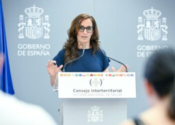 Mónica García visita hoy Ceuta para abordar la situación sanitaria tras la crisis migratoria