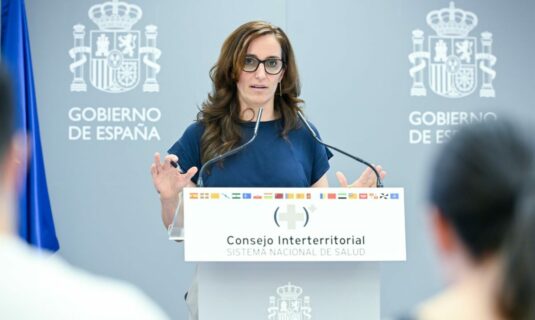 monica garcia visita hoy ceuta para abordar la situacion sanitaria tras la crisis migratoria