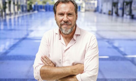puente cree que ayuso intento comprar un atico a escondidas usando dinero publico como en una republica bananera