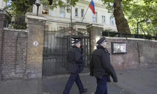 rusia retira a su embajador en reino unido