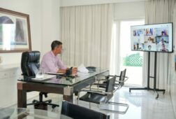 sanchez preside este lunes una reunion telematica con varios de sus ministros para analizar la situacion en ceuta