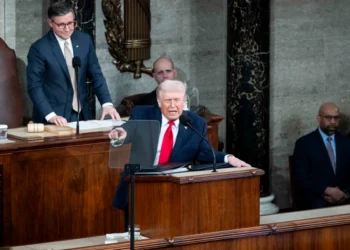 Trump amenaza a Canadá con consecuencias “mucho peores” si sus “payasos” dirigentes no “entran en vereda”