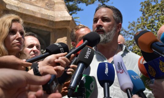 vox pide activar el articulo 102 para investigar a sanchez por traicion tras la crisis migratoria de ceuta