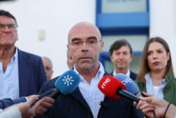 vox apoya que italia imponga controles fronterizos pero dice que sanchez busca un conflicto aplicando la misma medida
