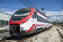 compromis pregunta al gobierno por que destina a cercanias valencia trenes usados en madrid en lugar de nuevos