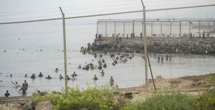 el gobierno eleva a 72 el numero de migrantes fallecidos en ceuta