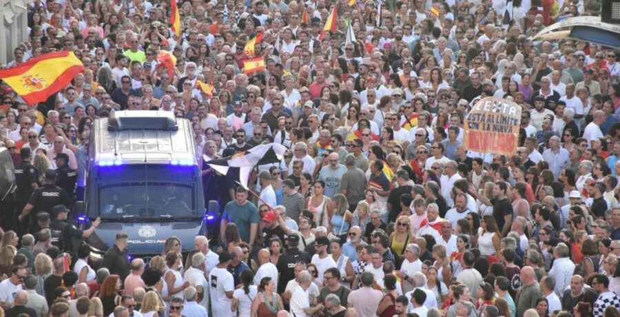 mas de 15 000 ceuties se concentran para pedir respuestas a espana y europa tras la crisis migratoria
