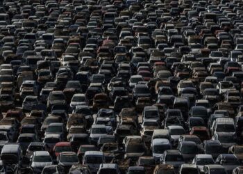 La UE aplica desde mañana las reglas para que los coches tengan un 25% de plástico reciclado en 10 años
