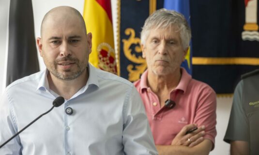 el gobierno cifra en unas 2 500 los irregulares que continuan en ceuta cuatro dias despues de las entradas masivas