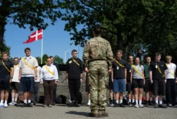 dinamarca inicia su nuevo servicio militar de 11 meses para jovenes