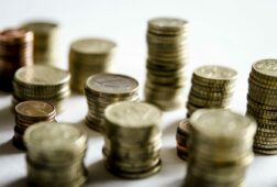 la subida de los salarios negociados en la eurozona se enfrio en el segundo trimestre segun bce